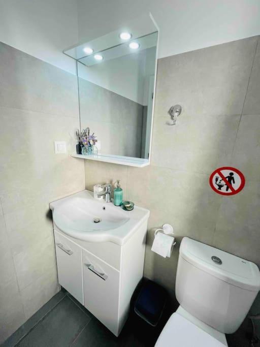 Cozy, Newly Renovated Apartment In Gavrio. Exteriér fotografie